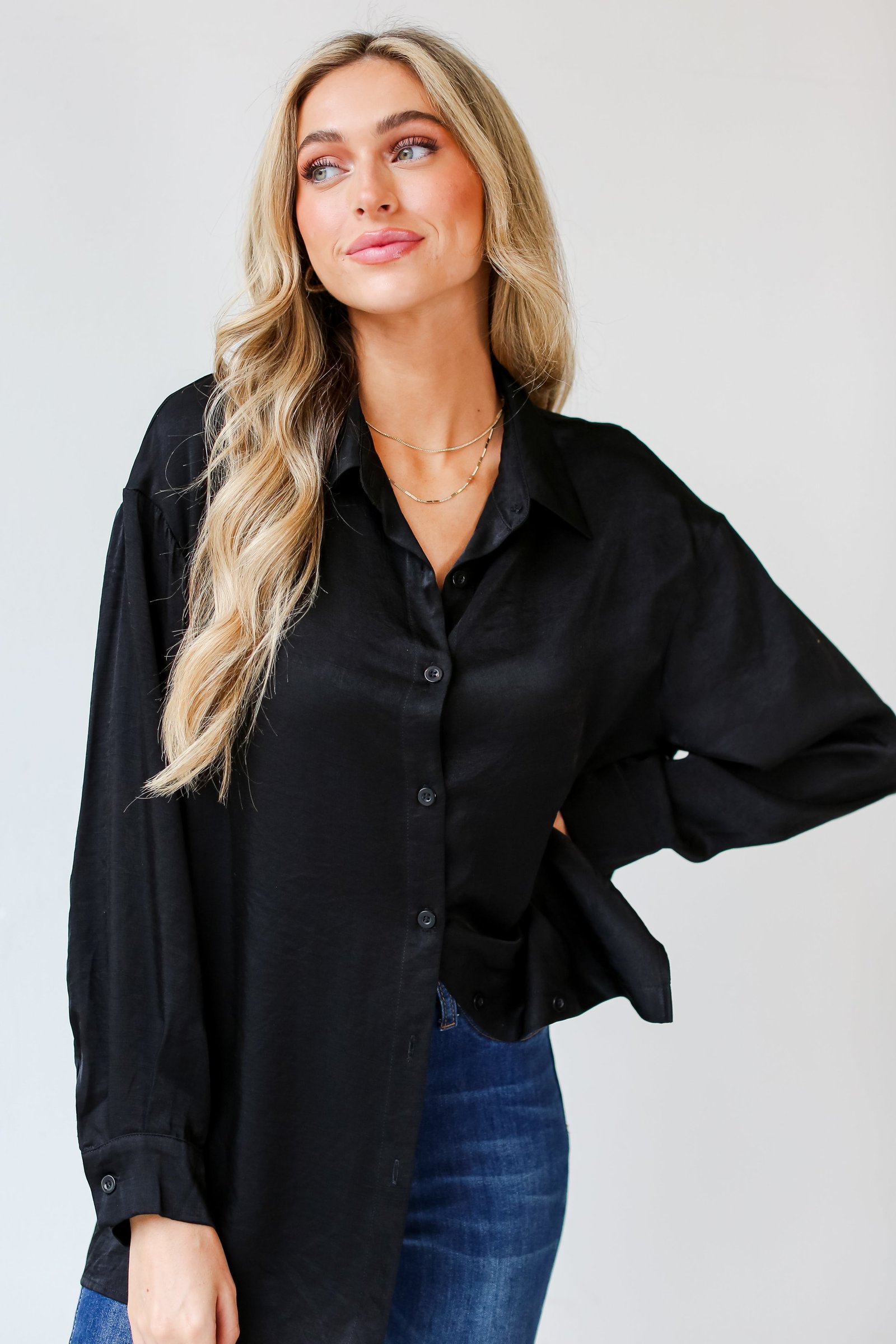 Serene Beauty Button-Up Blouse EO6