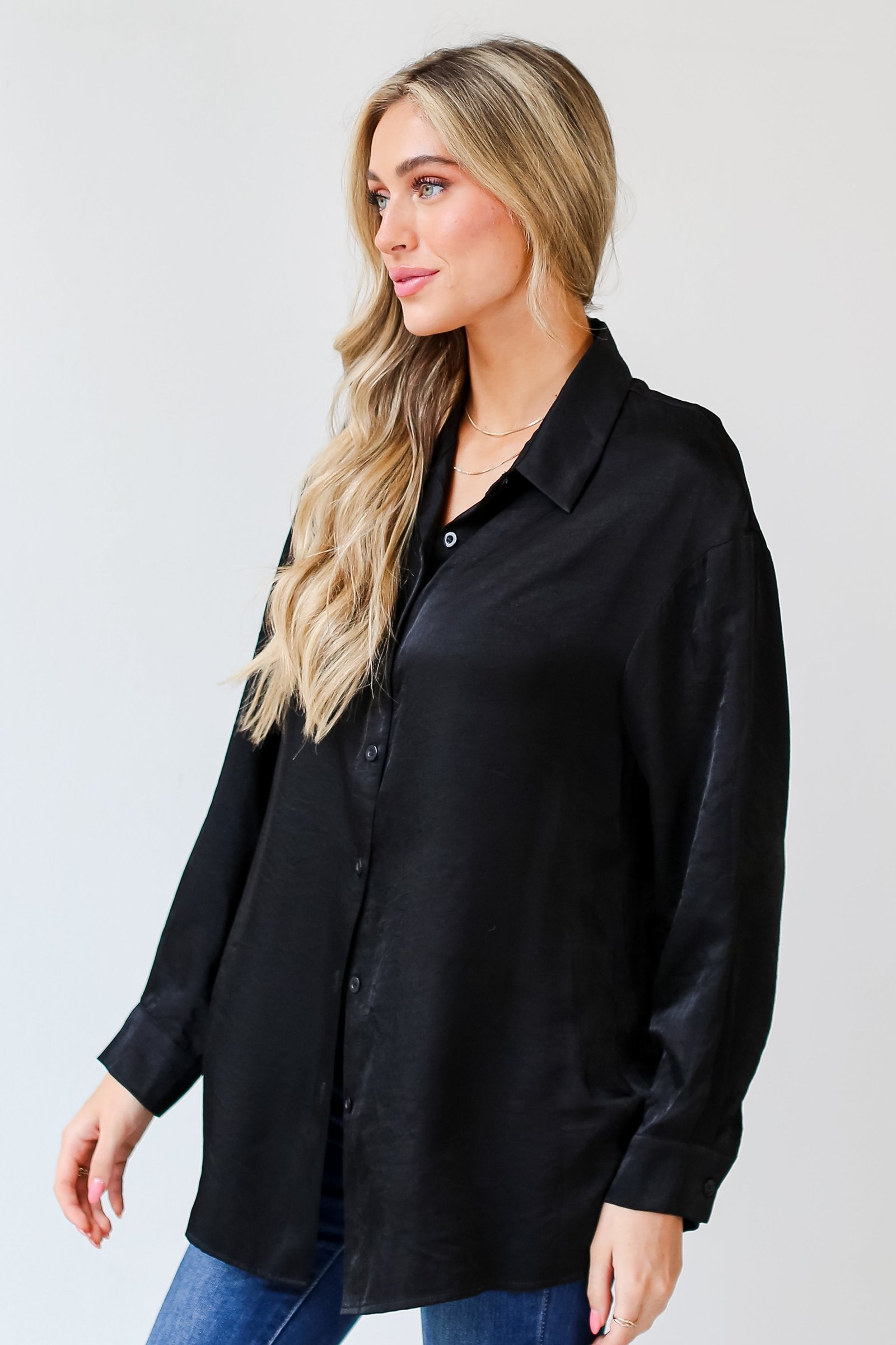 Serene Beauty Button-Up Blouse EO6