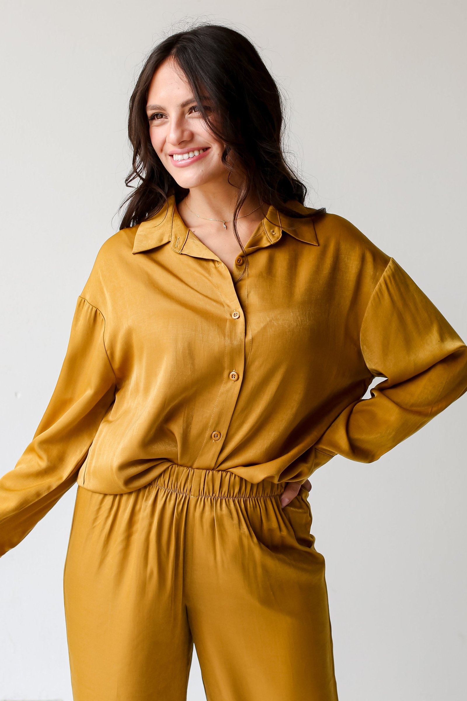 Serene Beauty Button-Up Blouse EO6