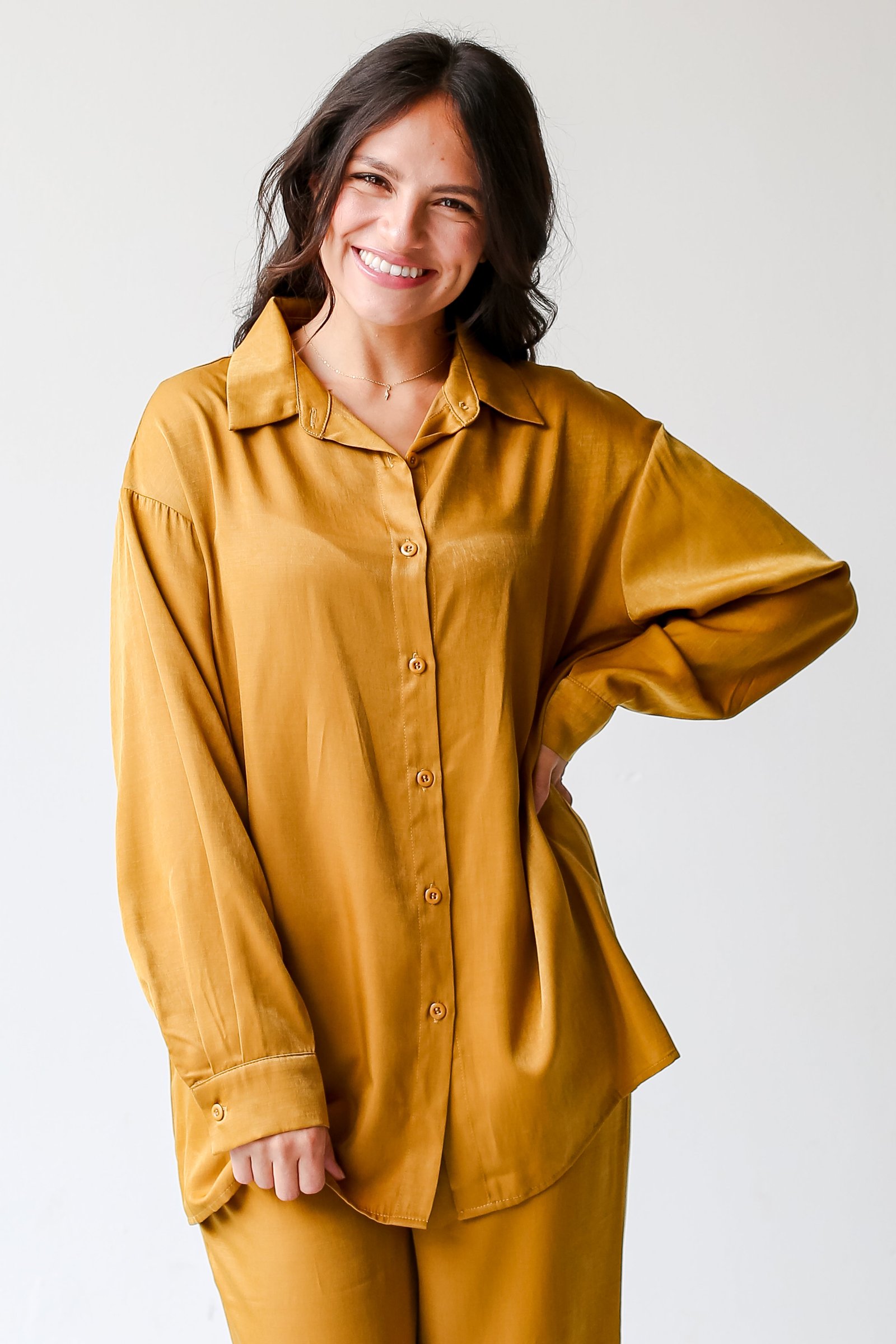 Serene Beauty Button-Up Blouse EO6