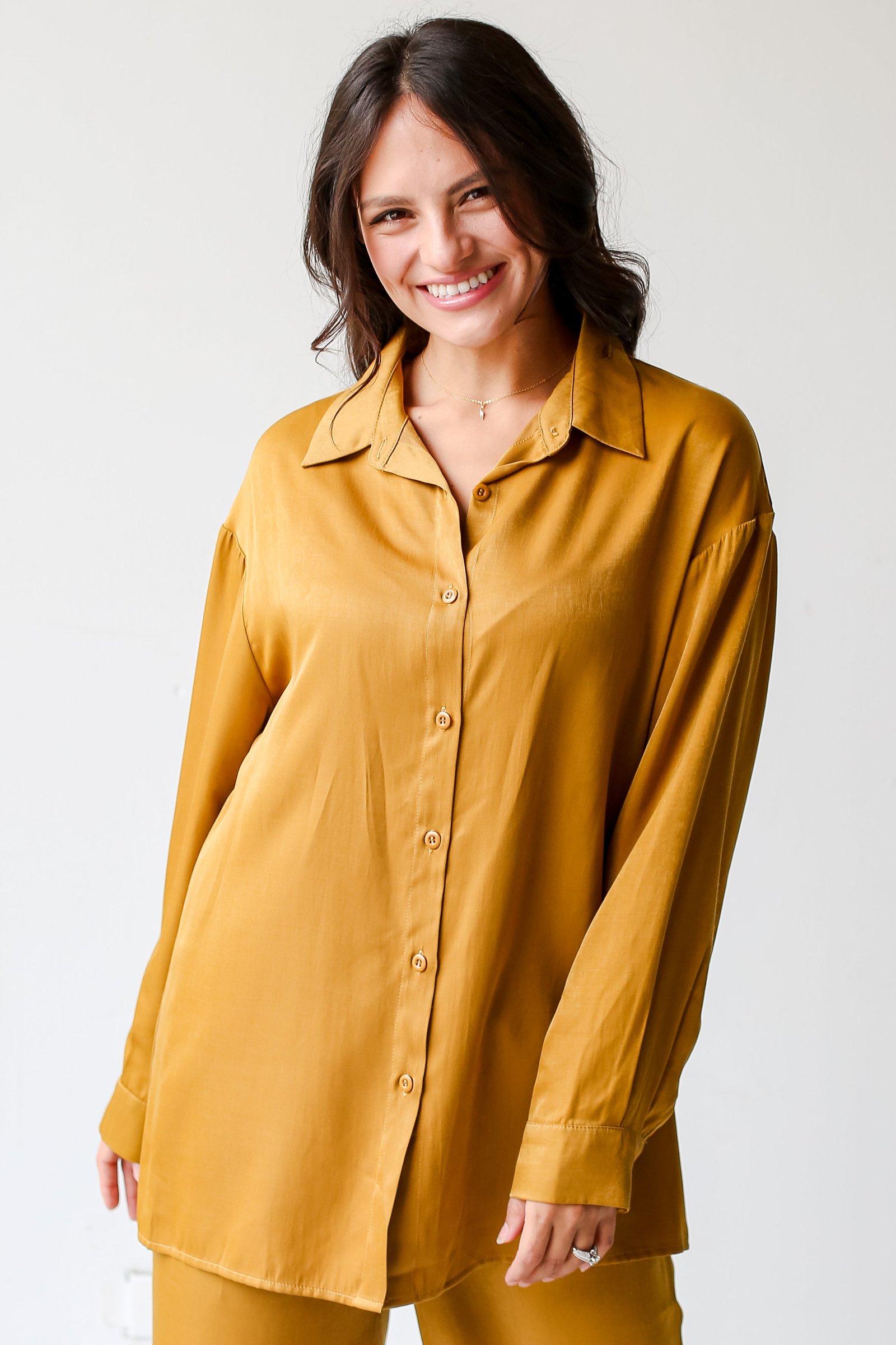 Serene Beauty Button-Up Blouse EO6